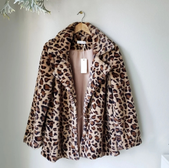 Vegan Fur Leopard Print Coat - Picture 4 of 16